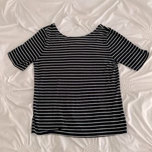 Black and white stripe t shirt